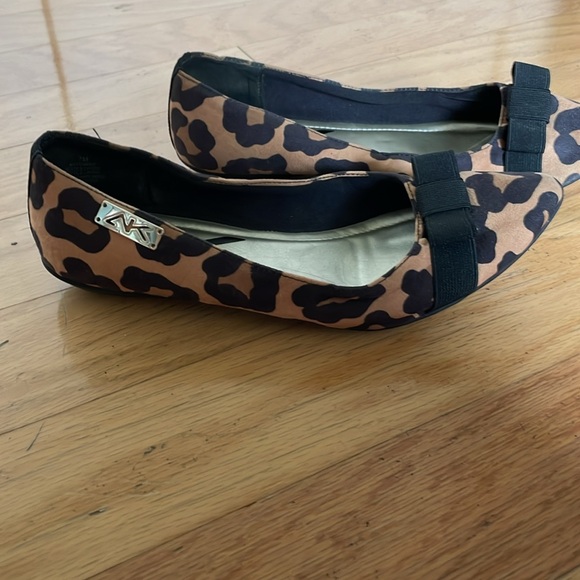 Anne Klein sport Leopard Print Women's Flats size 7 - Picture 3 of 7